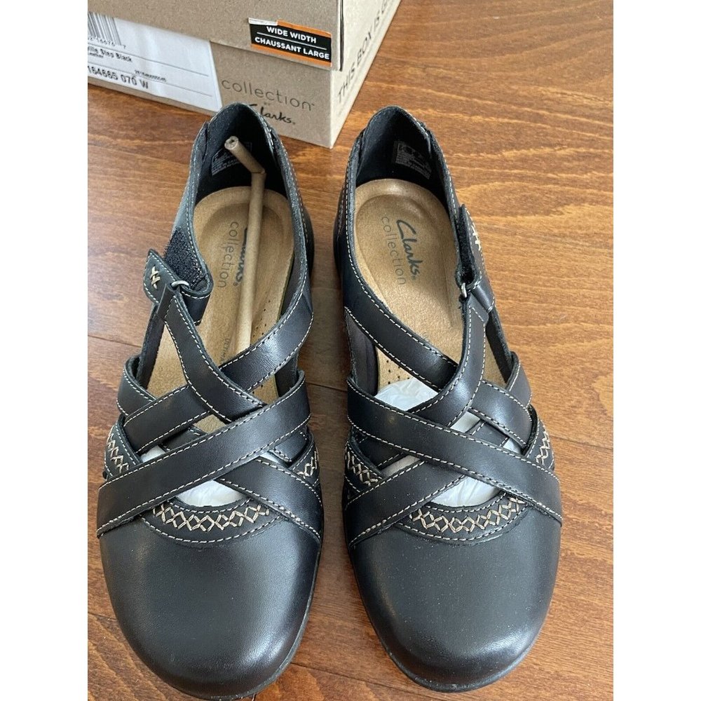 Clarks Black Sandals with Lattice Design